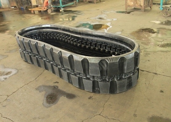 Ununterbrochene innere Stahlschnur-Gummibahn für JCB 320T MC110 450 x 86 x 56
